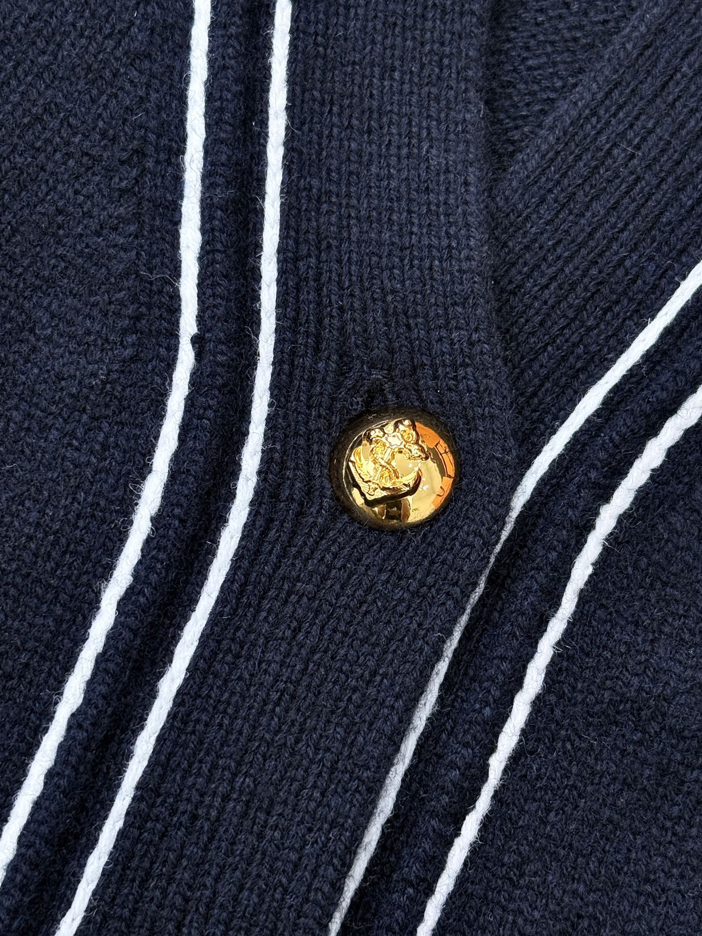 루이비통 여성 가디건 136521 Louis Vuitton Cardigan 썸네일 이미지