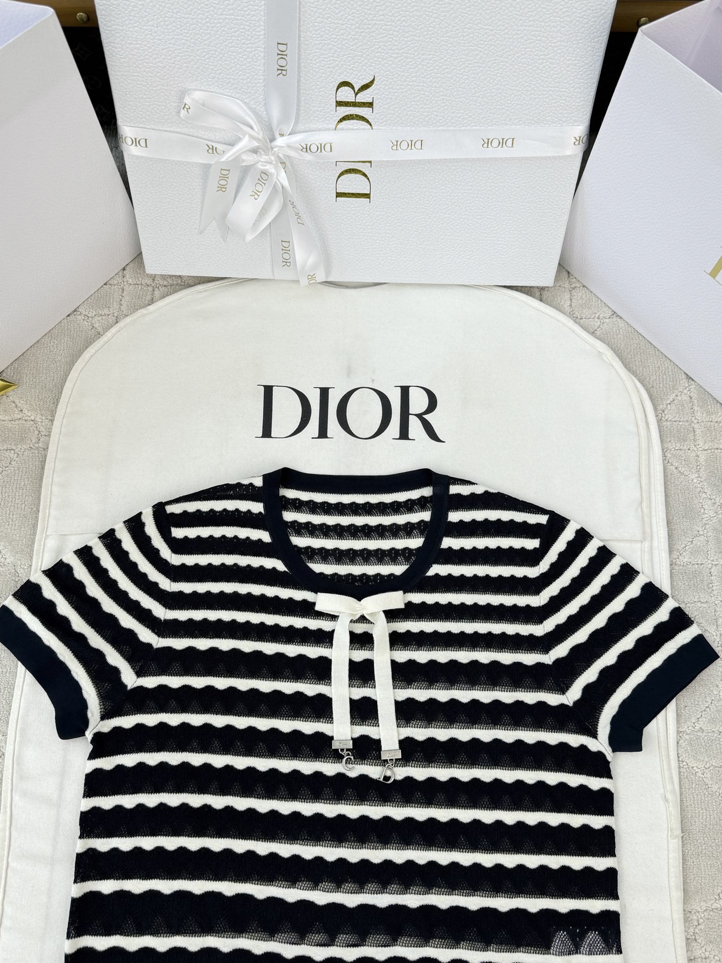 디올 여성 반팔 136522 Dior T Shirt 썸네일 이미지