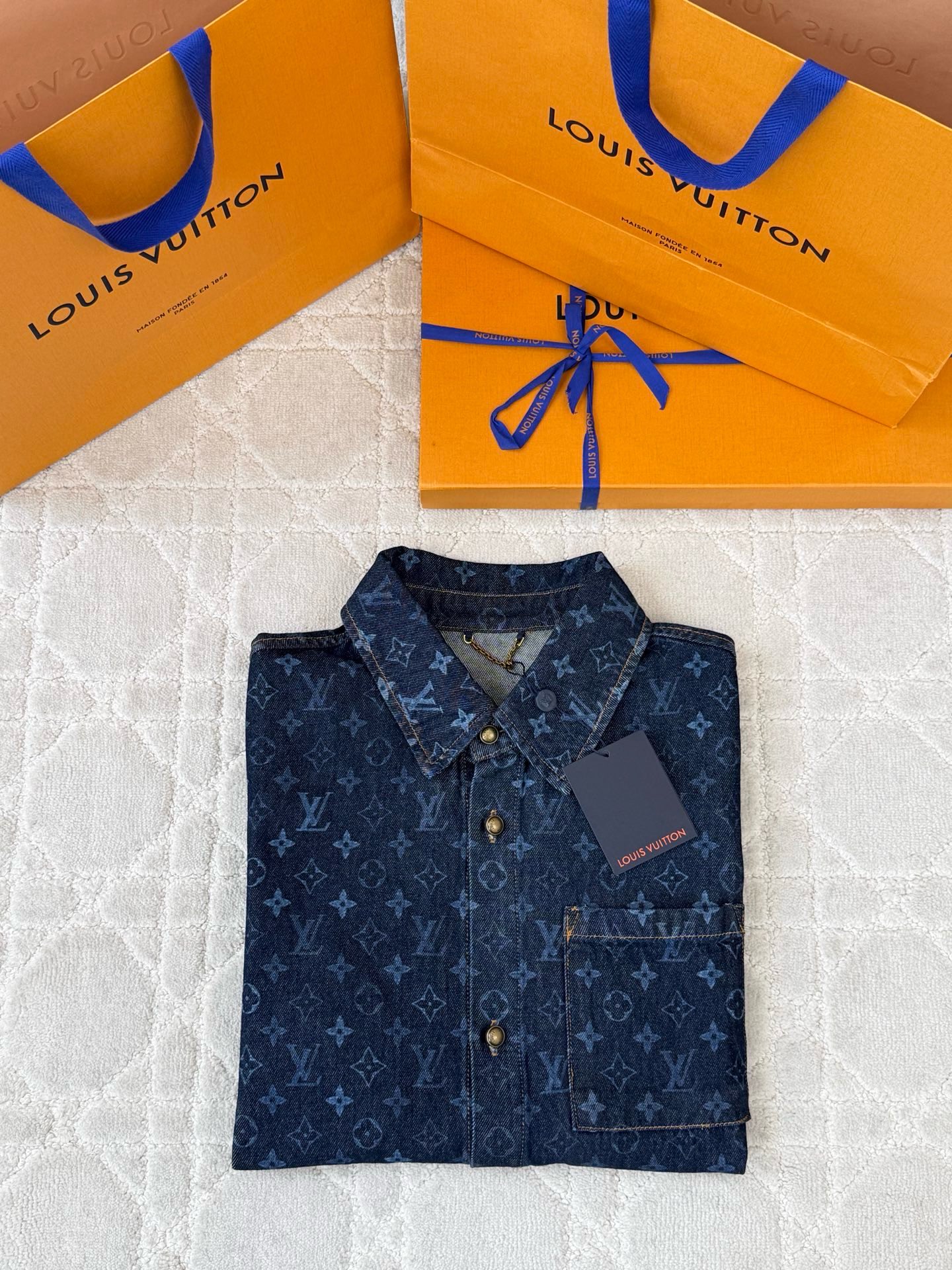 루이비통 남성 반팔 132913 Louis Vuitton T Shirt 썸네일 이미지