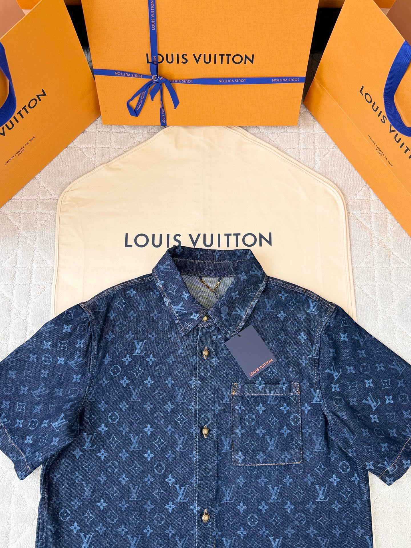 루이비통 남성 반팔 132913 Louis Vuitton T Shirt 썸네일 이미지