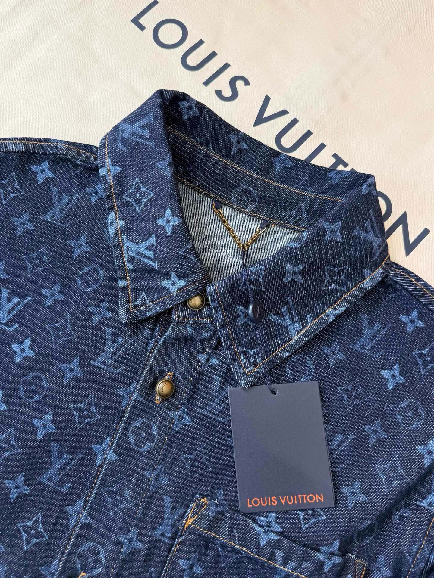루이비통 남성 반팔 132913 Louis Vuitton T Shirt 썸네일 이미지