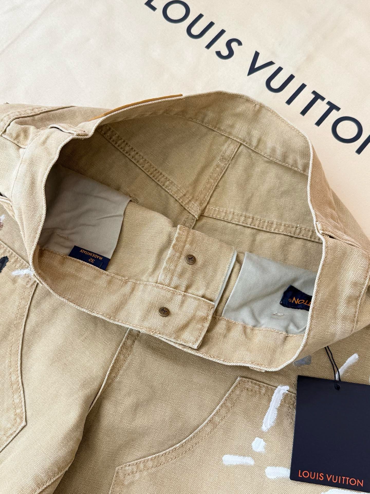 루이비통 26SS 남성 반바지 132909 Louis Vuitton Shorts 썸네일 이미지