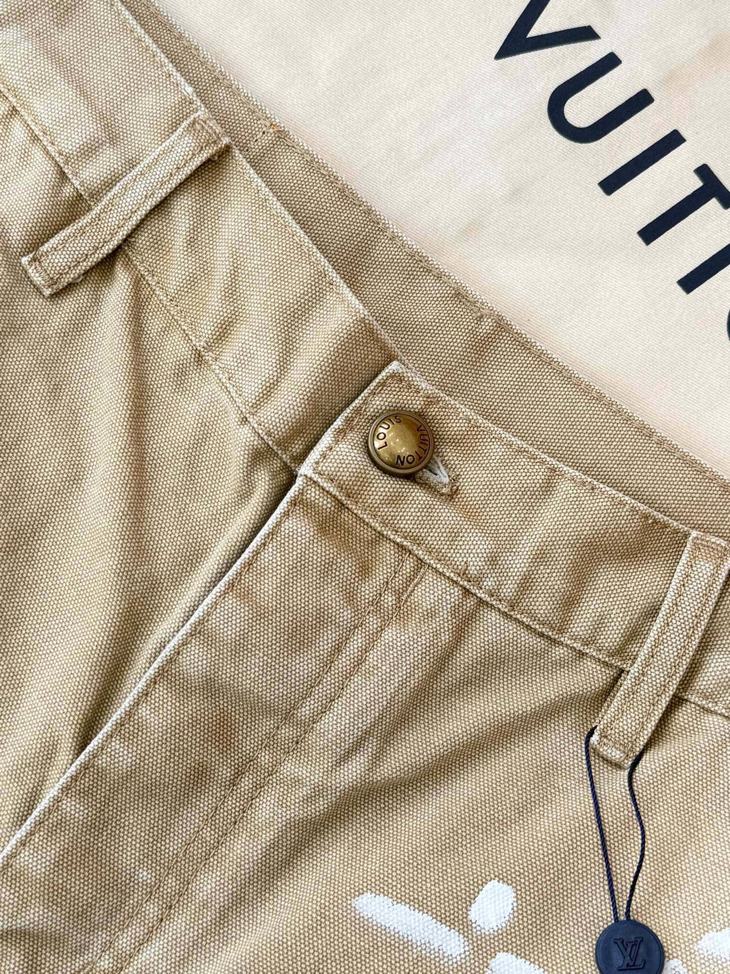 루이비통 26SS 남성 반바지 132909 Louis Vuitton Shorts 썸네일 이미지