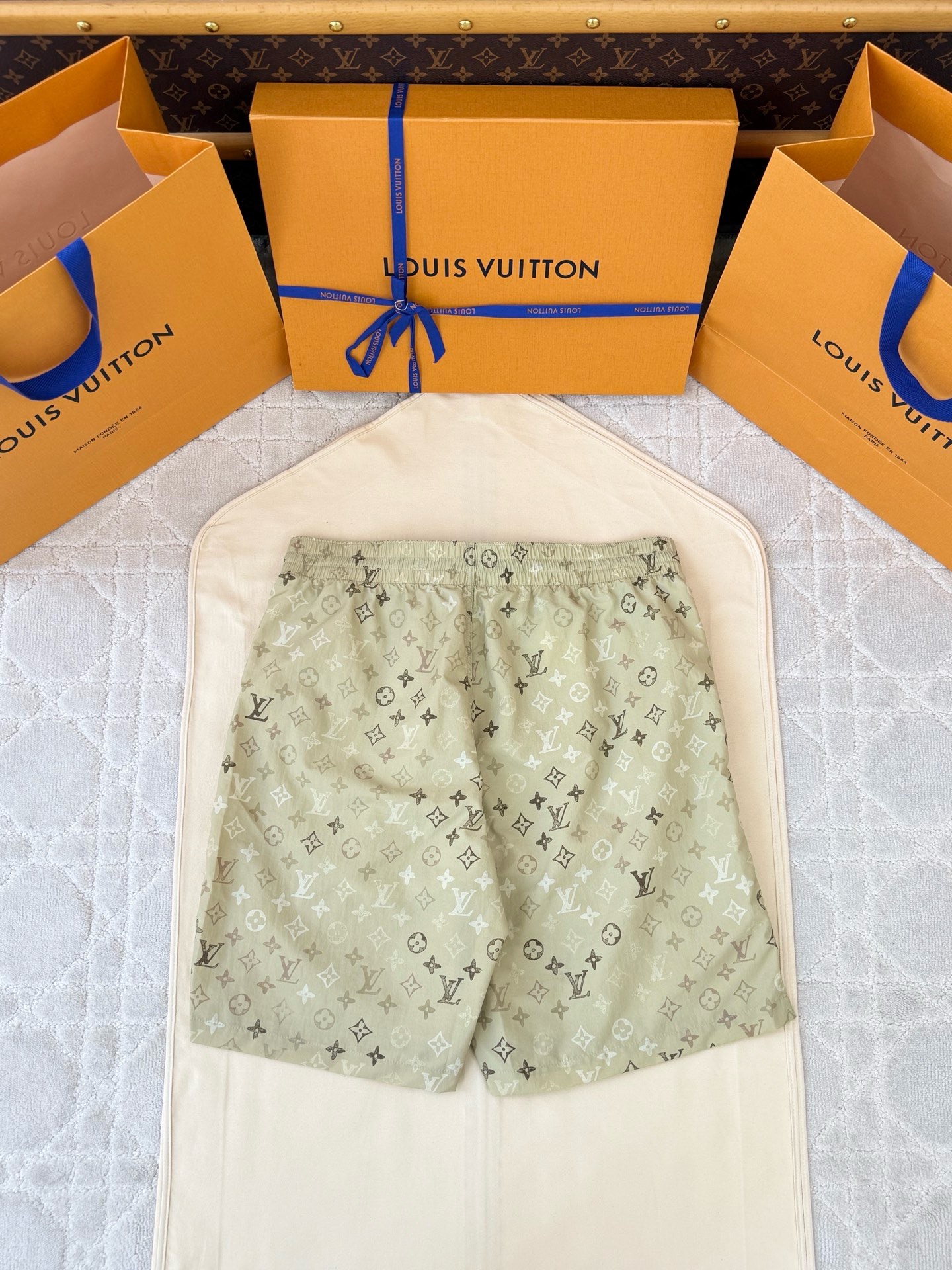 루이비통 남성 반바지 132912 Louis Vuitton Shorts 썸네일 이미지