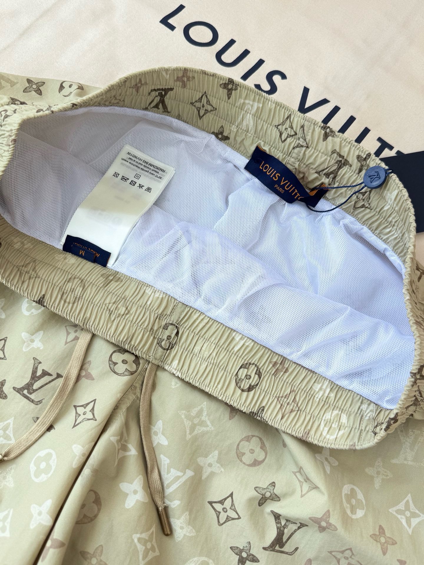 루이비통 남성 반바지 132912 Louis Vuitton Shorts 썸네일 이미지