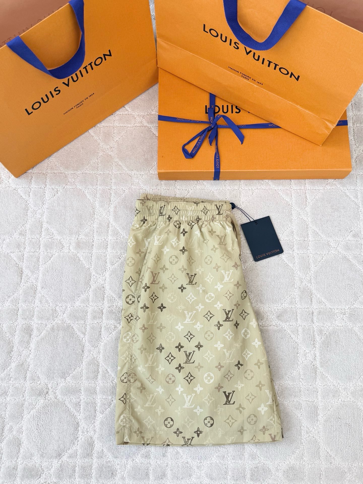 루이비통 남성 반바지 132912 Louis Vuitton Shorts 썸네일 이미지