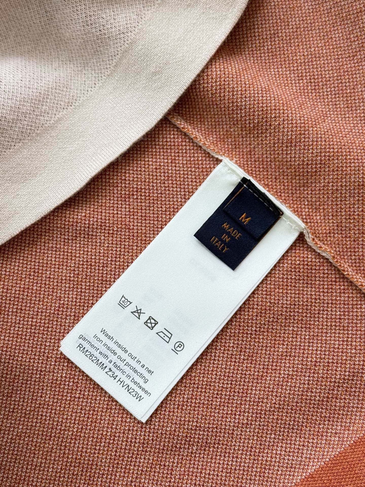 루이비통 남성 반팔 132911 Louis Vuitton T Shirt 썸네일 이미지