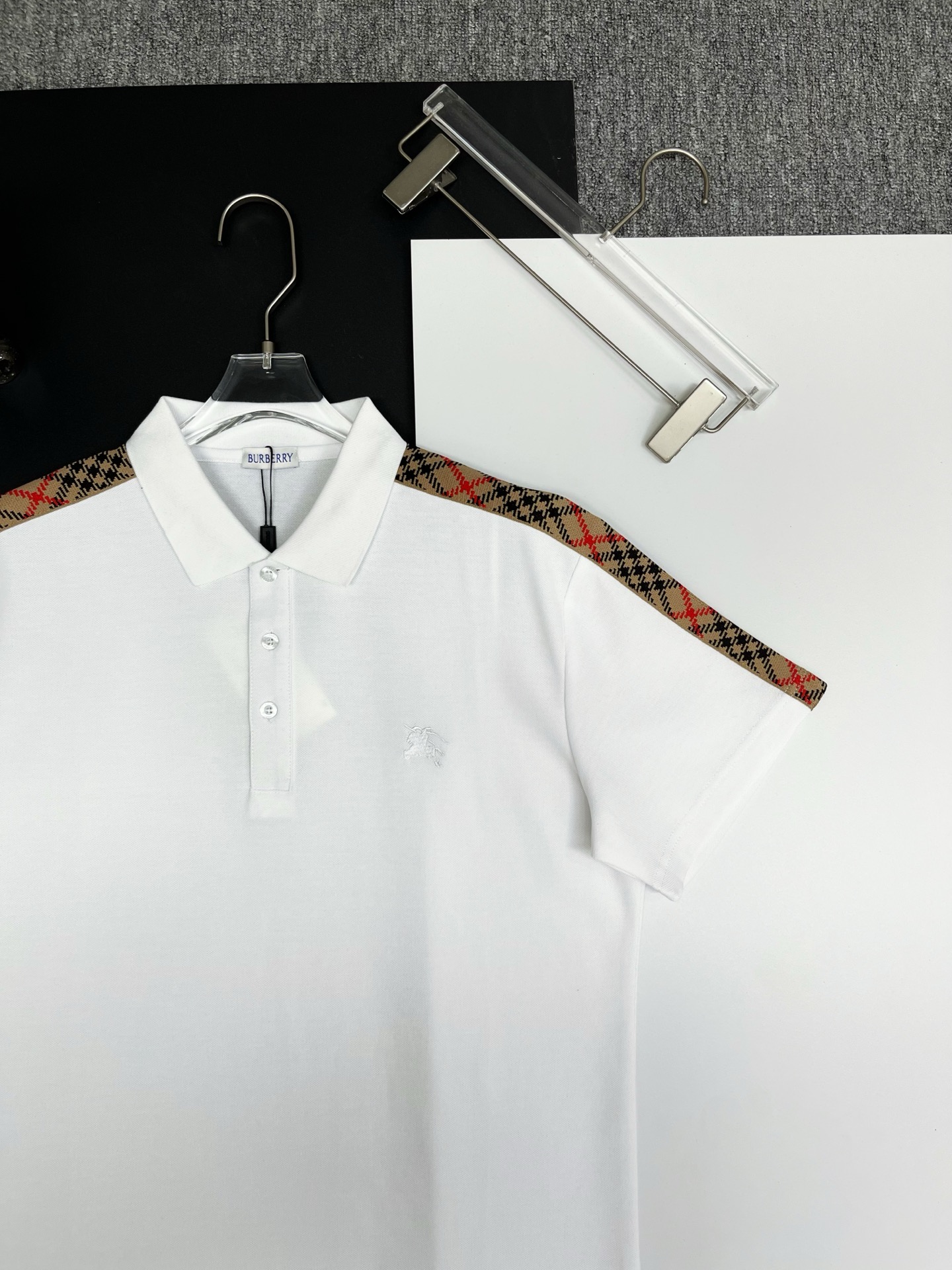 Burberry BURBERRY 巴宝莉格纹织带战马刺绣新款Polo衫