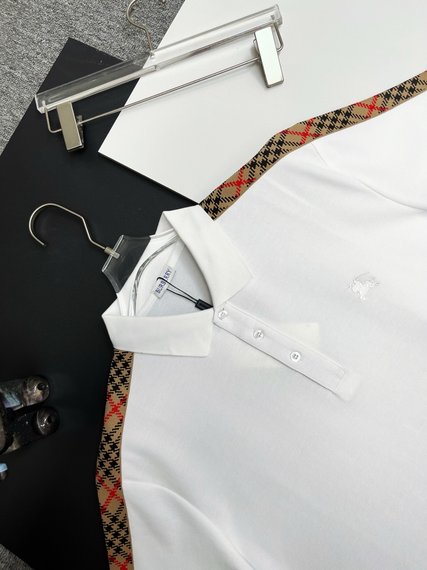 Burberry BURBERRY 巴宝莉格纹织带战马刺绣新款Polo衫
