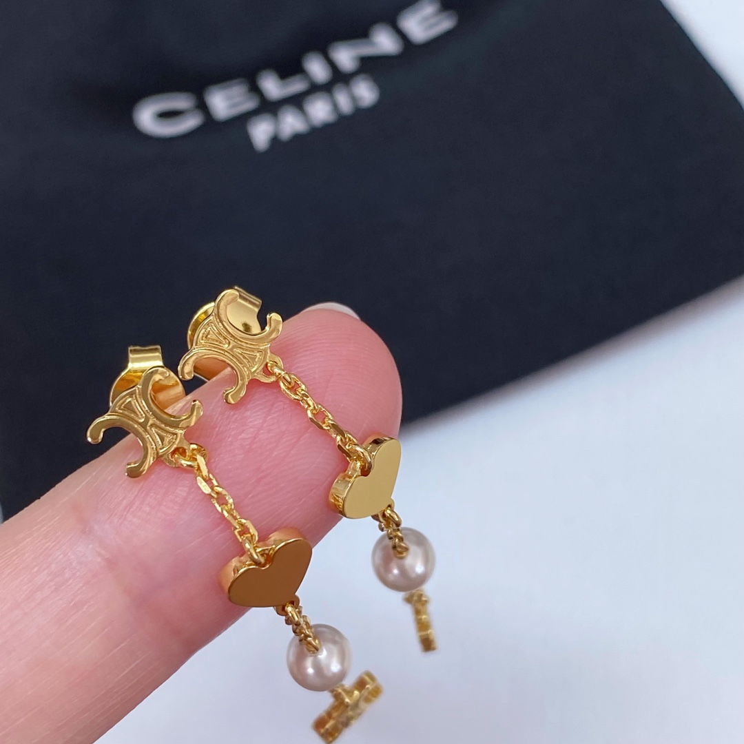 【Celine凯旋门爱心珍珠耳环】赛琳耳环🤩爱了爱了！一眼就看中的系列，网红们的最爱！五金配件均是CNC