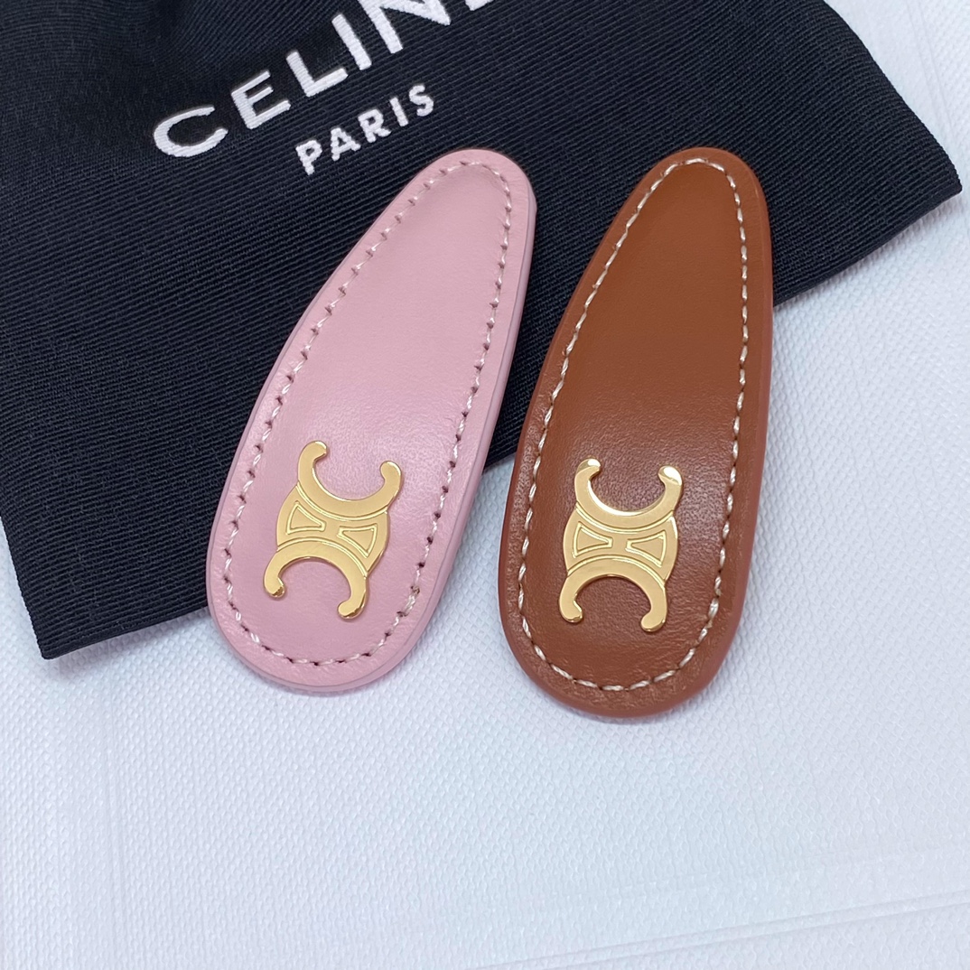  ❗高品质 细节如图  单只【M!uM!u牛皮糖果发夹】绝对会成为经典款的发夹！一定要入，太太太可爱了❗