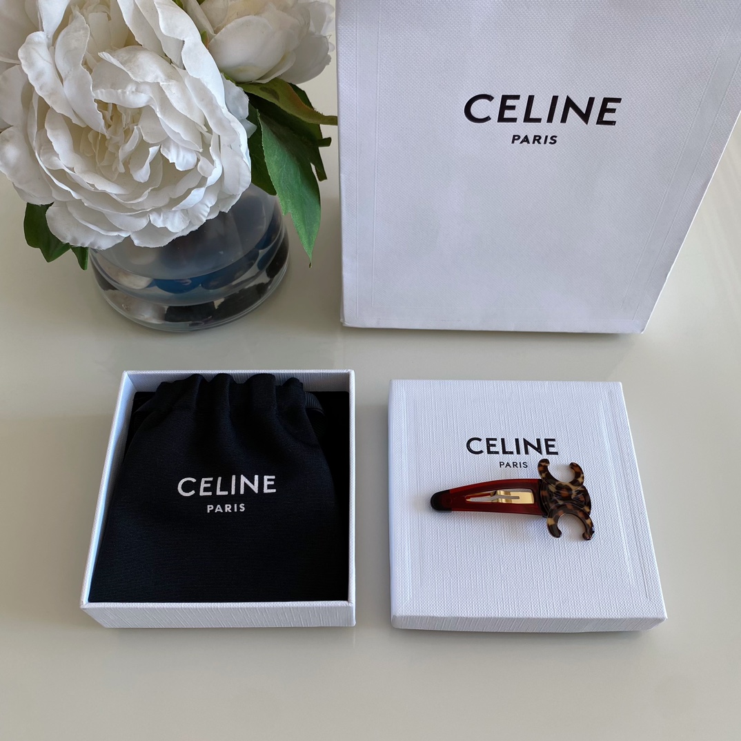  高品质 细节如图  一个价【Cel!ne 玳瑁发夹】🔥断货王🤩🤩最美最爆发夹！终于做出来了，只要是亚克