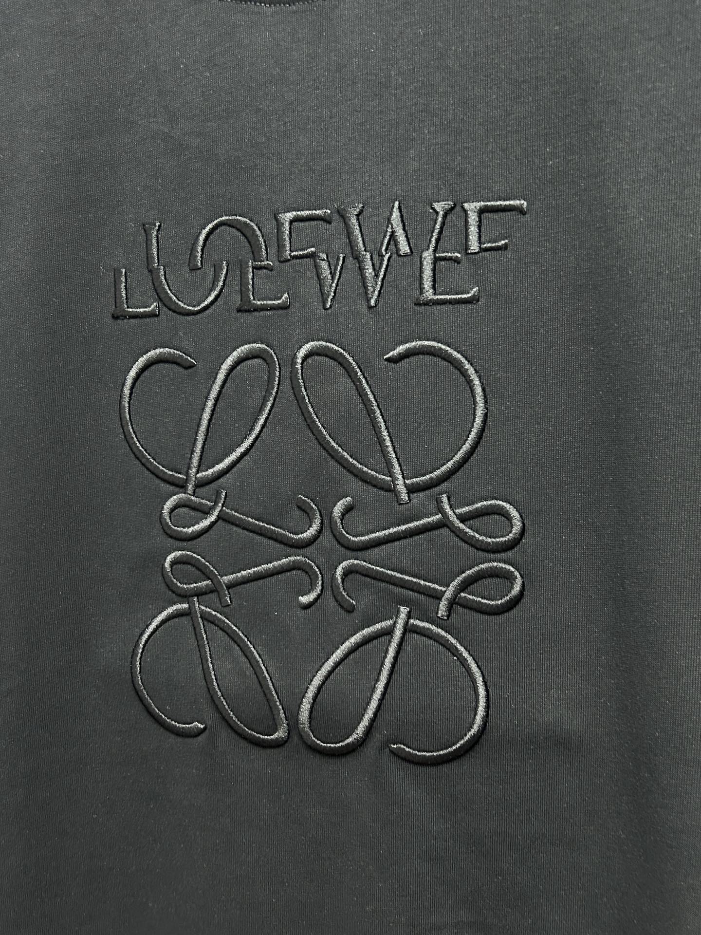 早春新款LOE错位LOGO刺绣圆领短袖原版1:1订制全进口原版定制欢迎专柜对比绝对的高品质面料做工杠杠的
