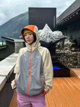 A冰冰（皮带眼镜围巾）