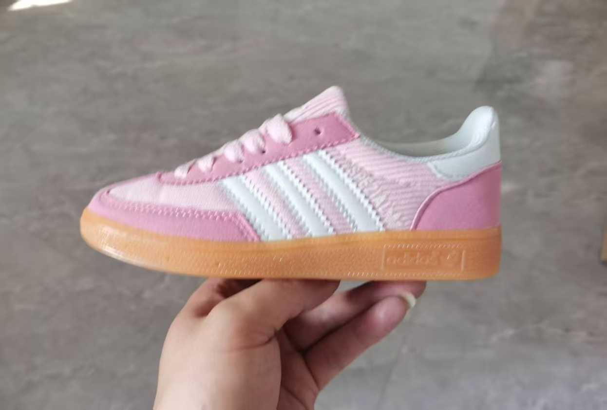 图片[6]-AD德训三代handball spezial儿童手球鞋休闲鞋22-37码 优质的面料，质感满分💯橡胶耐磨防滑大底，脚感超赞👍🏻额外附赠一对鞋带扣，穿脱更加方便✌🏻.-选品中心