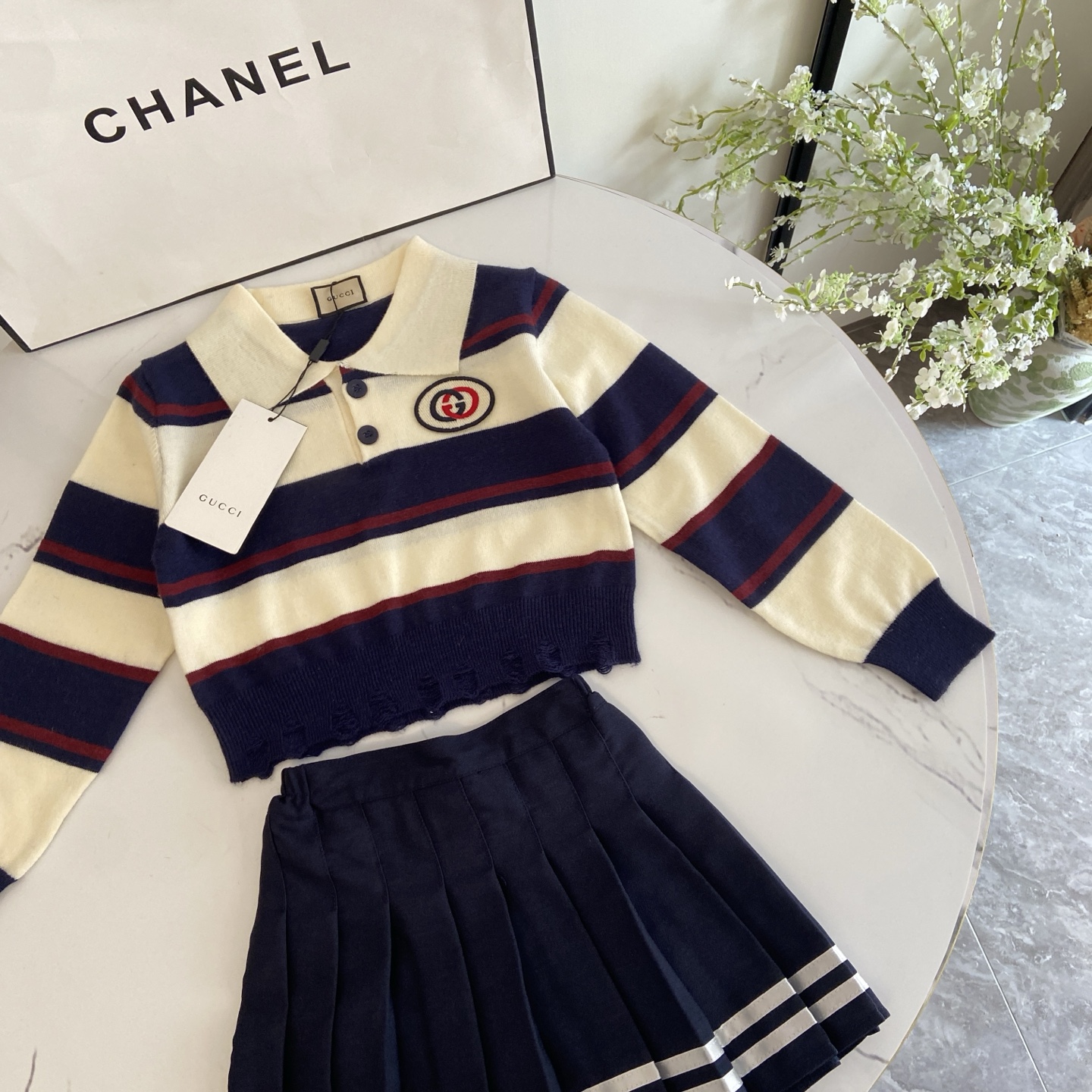 Girl’s Lougou Embroidered Knit Sweater Set: Comfortable and Stylish in Various Sizes - 图片 3