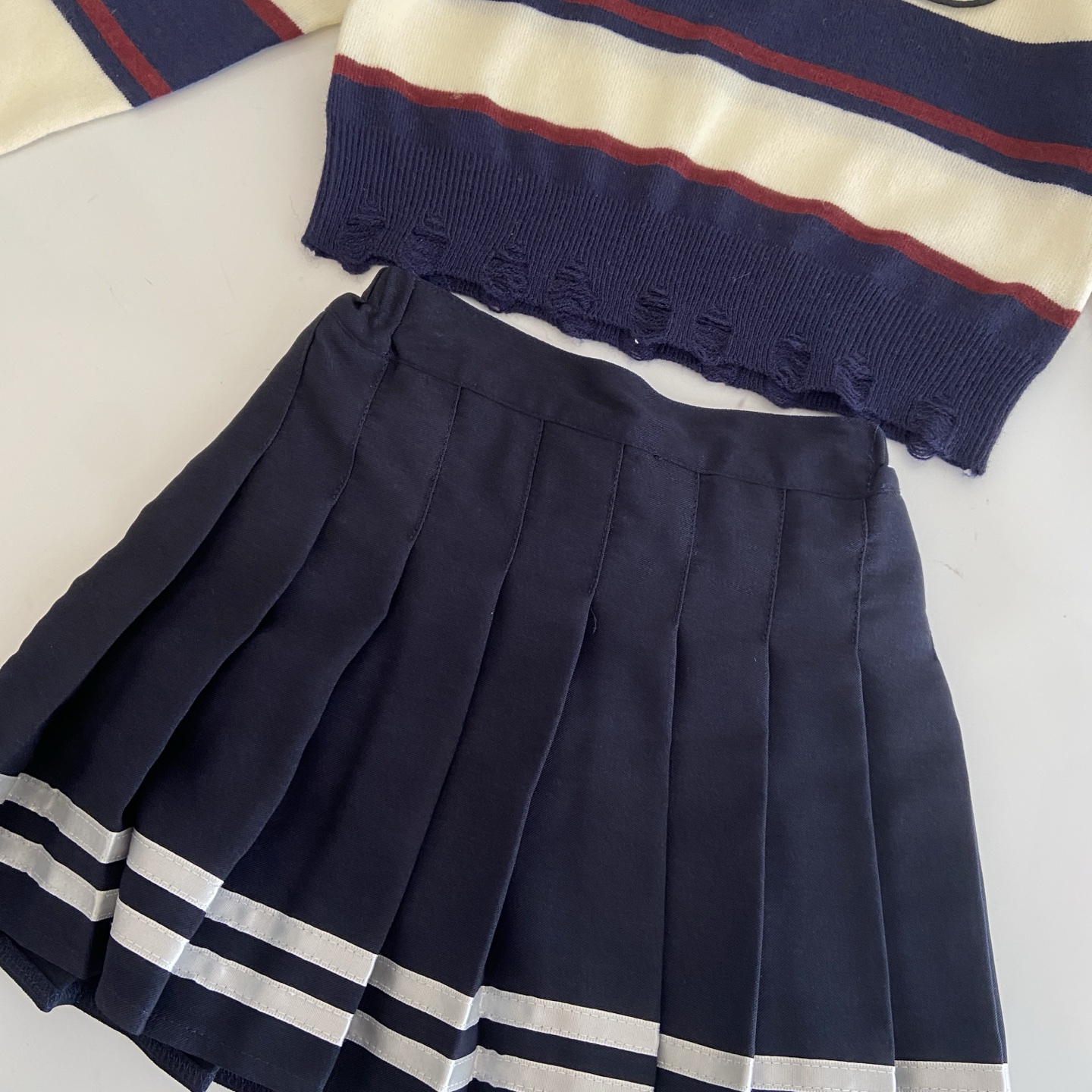 Girl’s Lougou Embroidered Knit Sweater Set: Comfortable and Stylish in Various Sizes - 图片 8