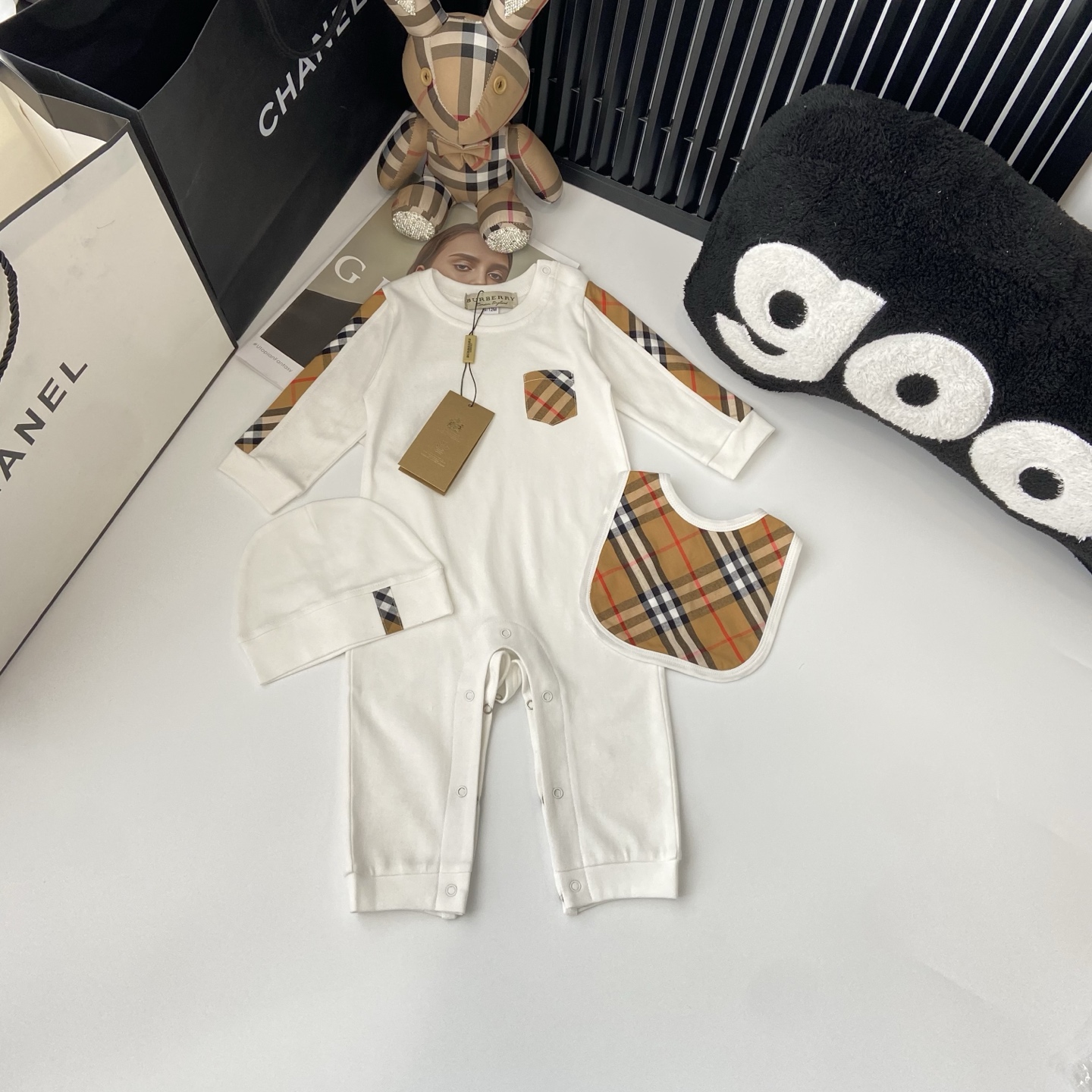 @108无少 独家实拍💗巴宝莉/burberry 婴儿翻领纯棉连体+口水巾+帽子 3件套 尺寸：52-59-66-73-80-90cm