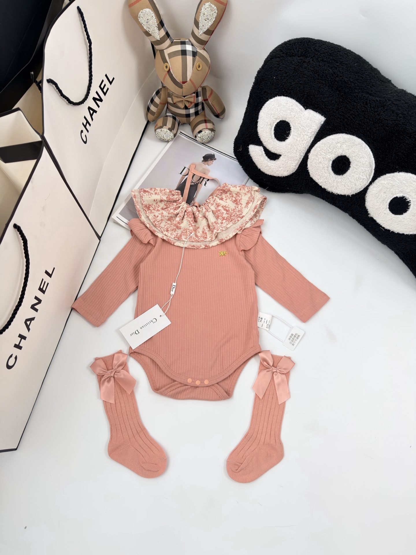 Sin Shao@88 fotos reales exclusivas💗Dior/DIOR niña algodón puro mono adorable + babero + calcetines set de 3 piezas Ta…