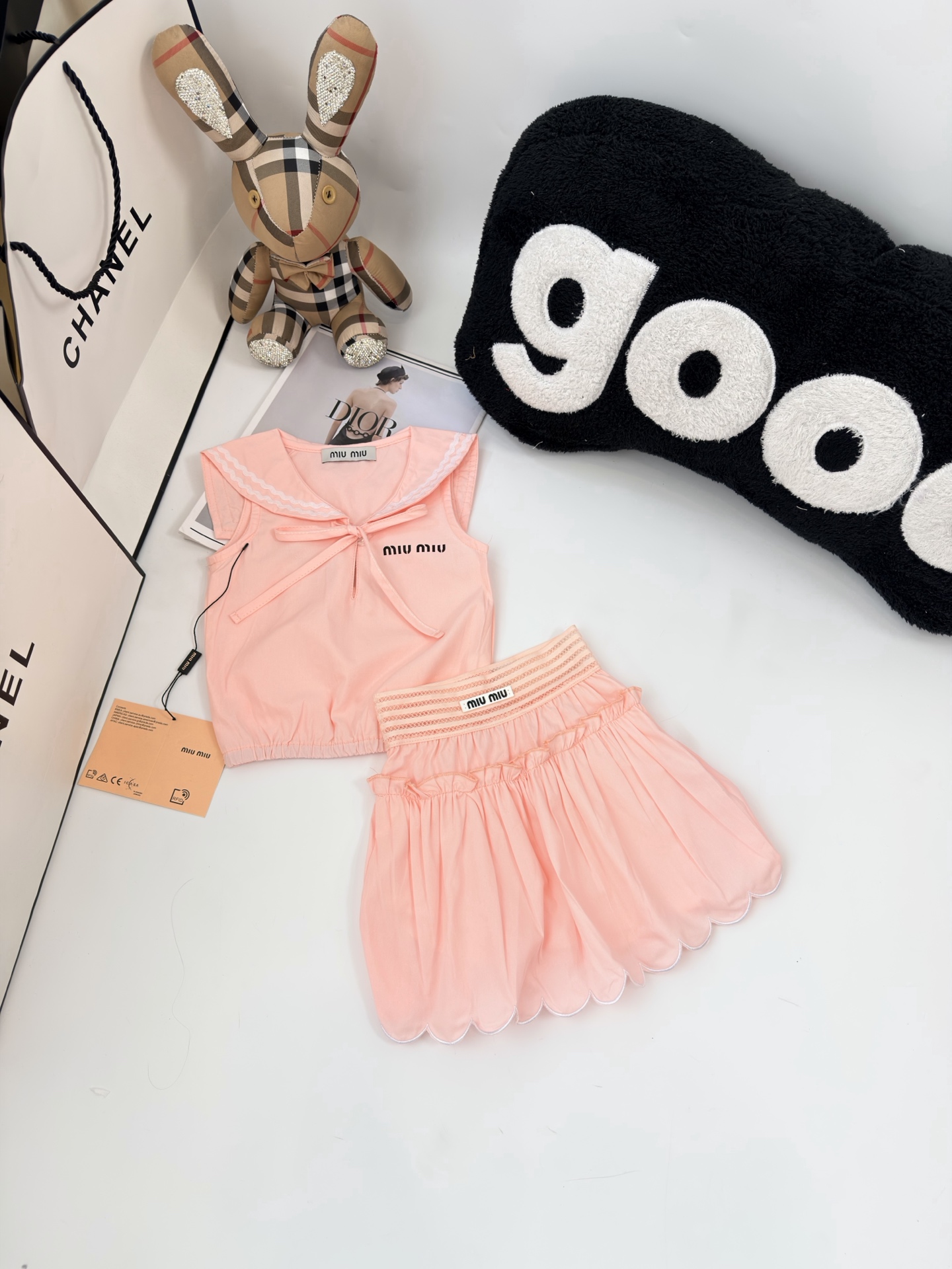 Sin menos @95 disparo exclusivo 💗MiuMiu/Miu Miu niña algodón puro parte superior estilo marinero + falda corta 2 pieza…