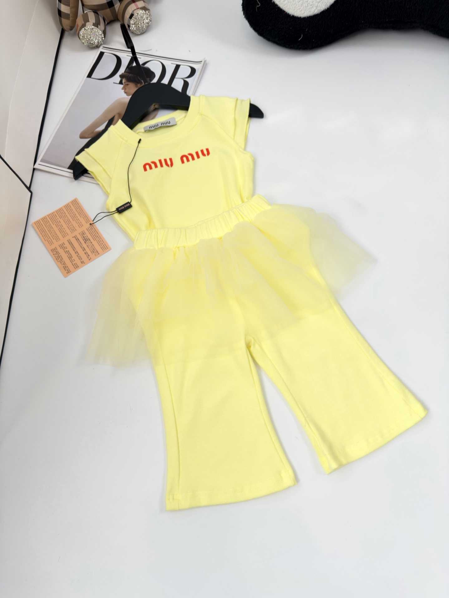 Sin menos @79 disparo exclusivo 💗MiuMiu/Miu Miu niña modal cómoda parte superior + falda de encaje de piel de siete pu…