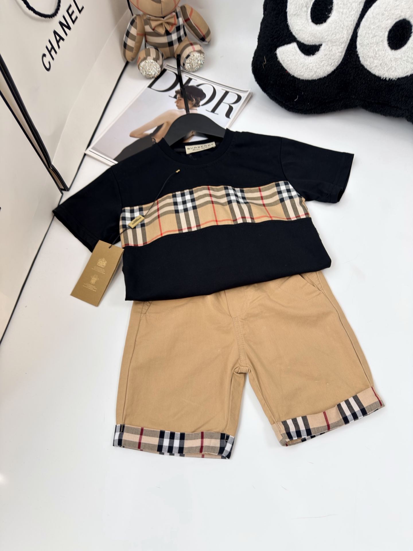 Sin menos @115 Exclusivo foto real💗BURBERRY/Burberry top de algodón puro combinado + pantalones cortos caqui con dobla…