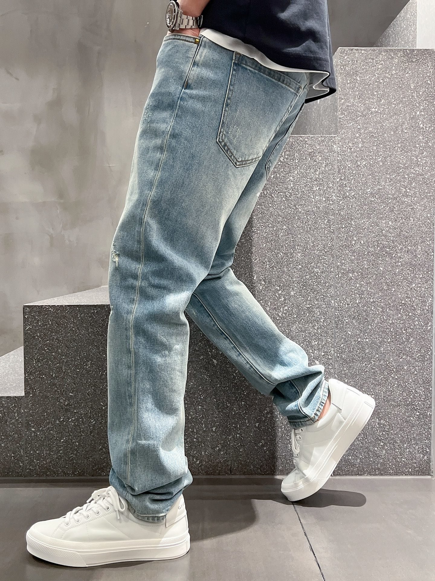 LV2024ss新款上市春夏款原单爆款牛仔裤超级定制款原版五金超级重工工艺版型超赞细节做工无可挑剔！款式