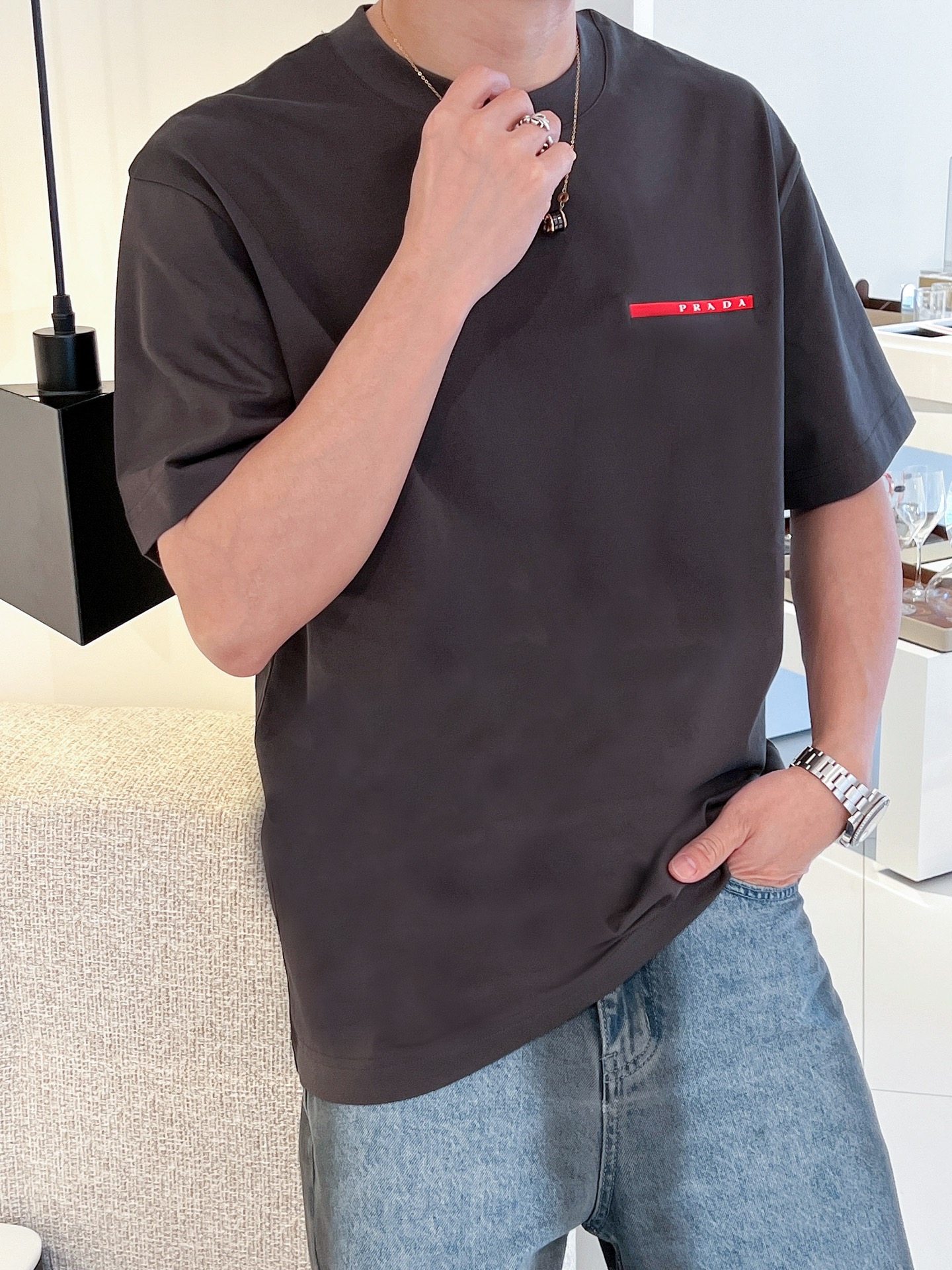 普拉达2024ss最新款短袖T恤原标定制面料手感柔软穿着舒适做工精细.上身效果无敌帅气七色码数S-2xl