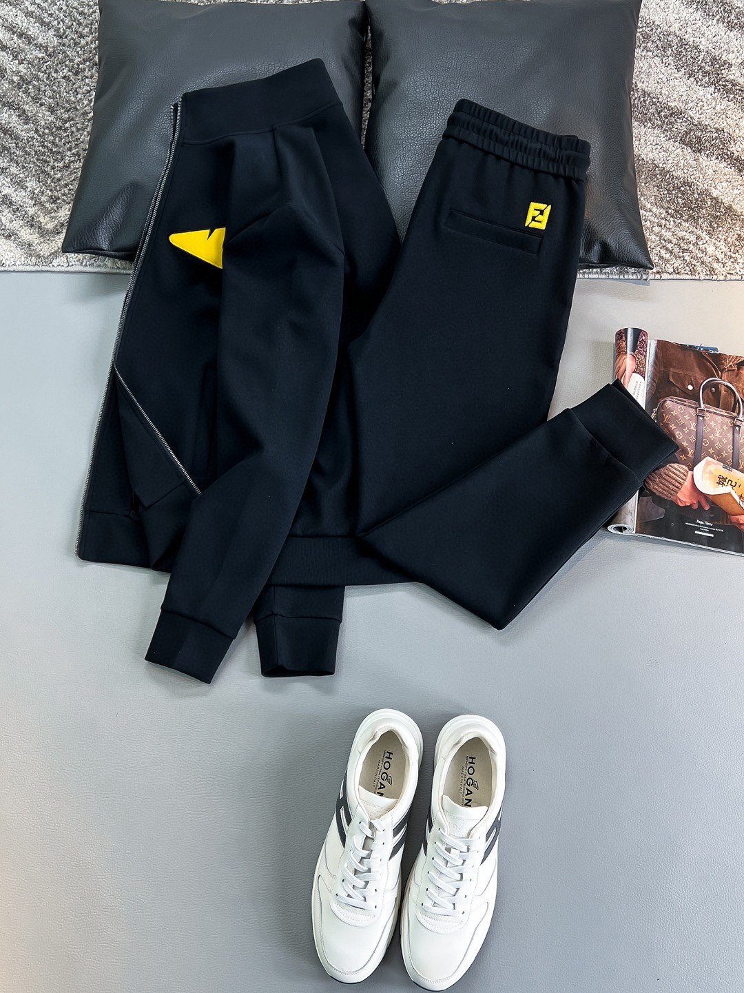  芬迪 2025早秋新款新款男士拉链卫衣套装卫裤、商务休闲款！！重在面料！婴儿肌肤般的柔滑！！客供定织料
