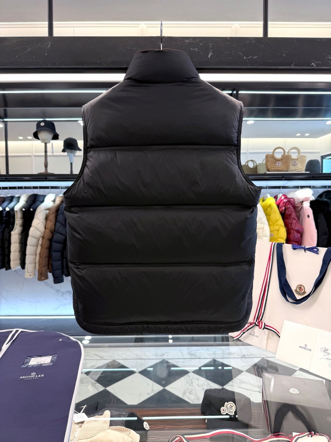 Moncler Grenoble高端黑标滑雪系列Aul厚款立领毛绒内里羽绒马甲.实拍视频展示.
