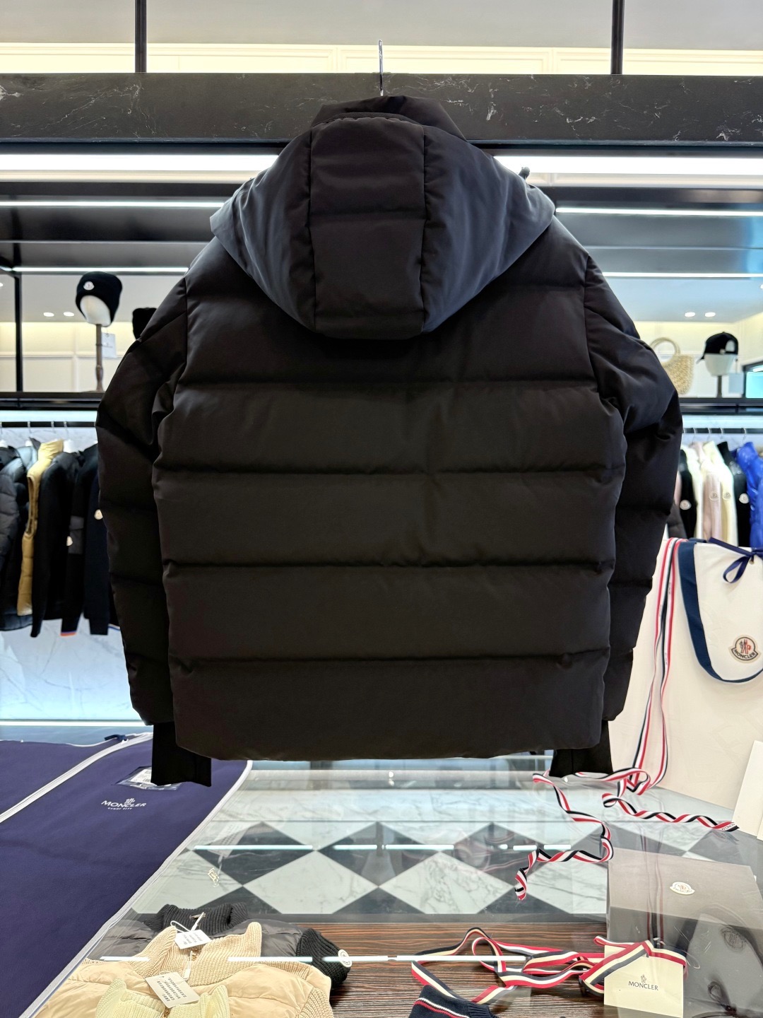 Moncler Montgetech高端男士短款羽绒夹克外套.更多实拍视频展示.