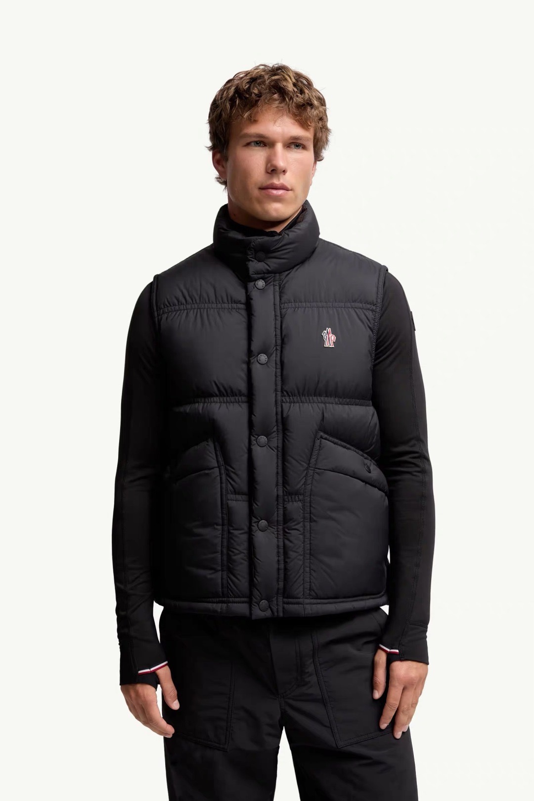 Moncler Grenoble高端黑标滑雪系列Aul厚款立领毛绒内里羽绒马甲.官网“C位”爆款推送.