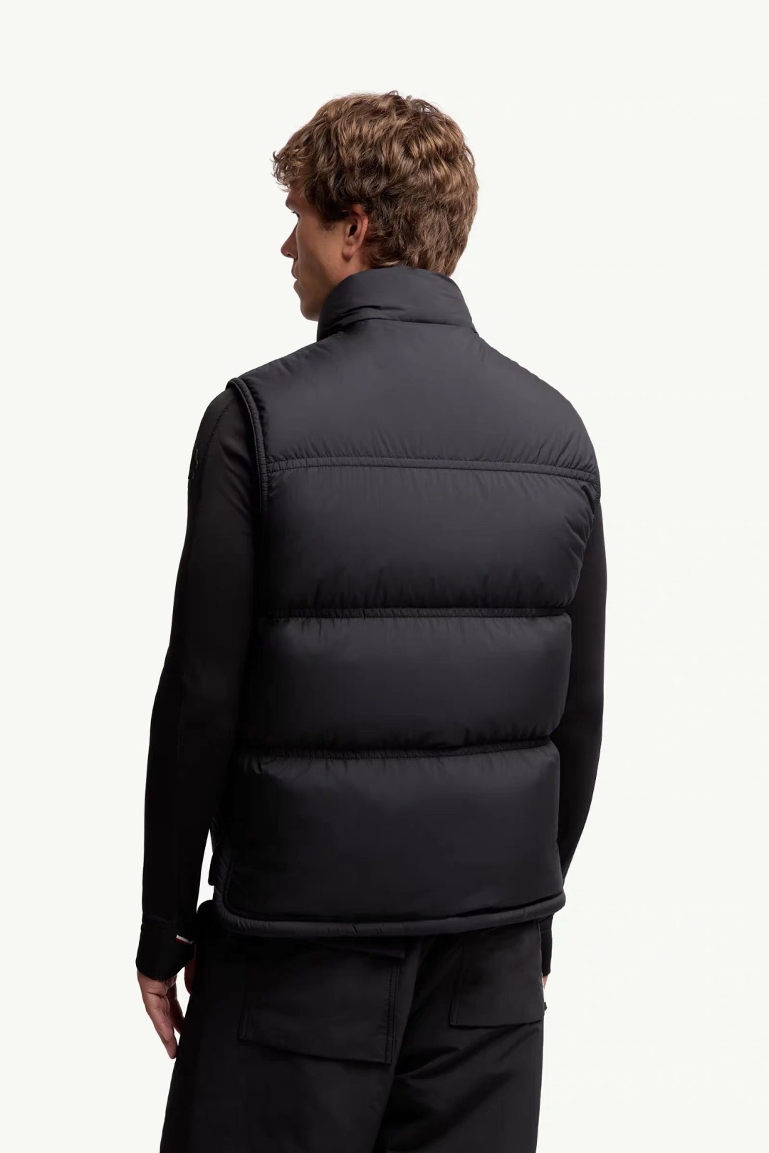 Moncler Grenoble高端黑标滑雪系列Aul厚款立领毛绒内里羽绒马甲.官网“C位”爆款推送.