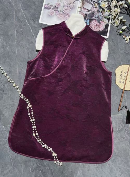 Elegant Silk Blend Cheongsam Top with Subtle Luster, Autumn New Style 1 Elegant Silk Blend Cheongsam Top with Subtle Luster, Autumn New Style