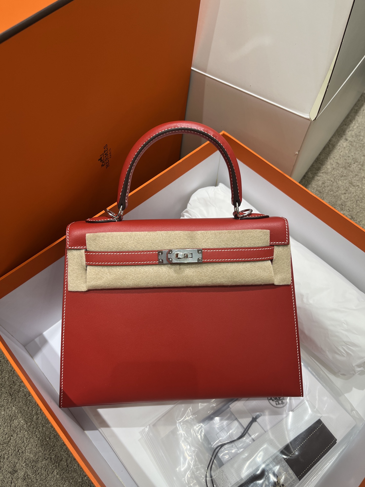 Hermes Kelly Sacs À Main Sacs À Bandoulière & À Épaule Brique rouge Rouge Hardware en argent