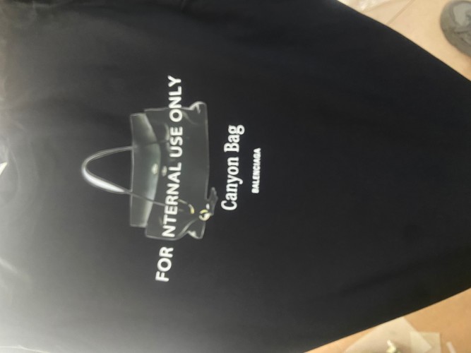 Balenciaga T-shirt Canyon Bag Noir - Collection Automne/Hiver - Unisexe 1 Balenciaga T-shirt Canyon Bag Noir - Collection Automne/Hiver - Unisexe