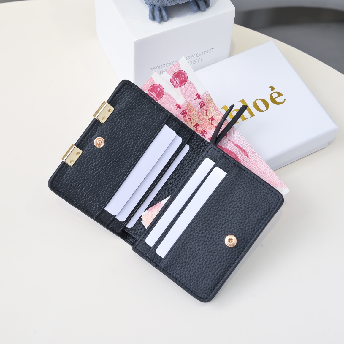 Chloe Marcie’s Retro-Gold Purse: High-Quality, Detailed Design, Size 10.8*8.5, Section 2504. - 图片 9