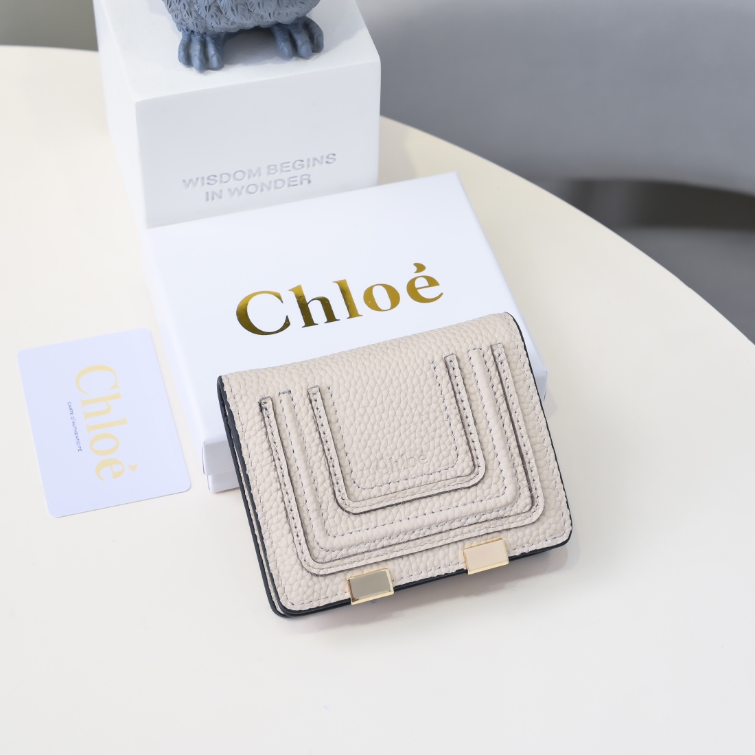 Chloe Marcie’s Retro-Gold Purse: High-Quality, Detailed Design, Size 10.8*8.5, Section 2504. - 图片 7