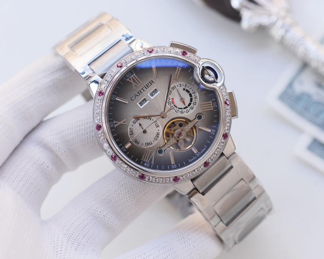 💰550
品牌：卡地亚-CARTIER🏅🏅
类型：男士腕表🎉🎉
壳套：顶级版316精钢L
表带：进口小牛皮表带/316L精钢表带
机芯：全自动进口机械机芯⚙️
镜面：矿物质防刮镜面玻璃
尺寸：直径44mm厚12mm

🍷精致传承真实效果，品质保证！
‼️优雅格调瞬间提摄男士魅力，更是品位与生活尊贵象征！