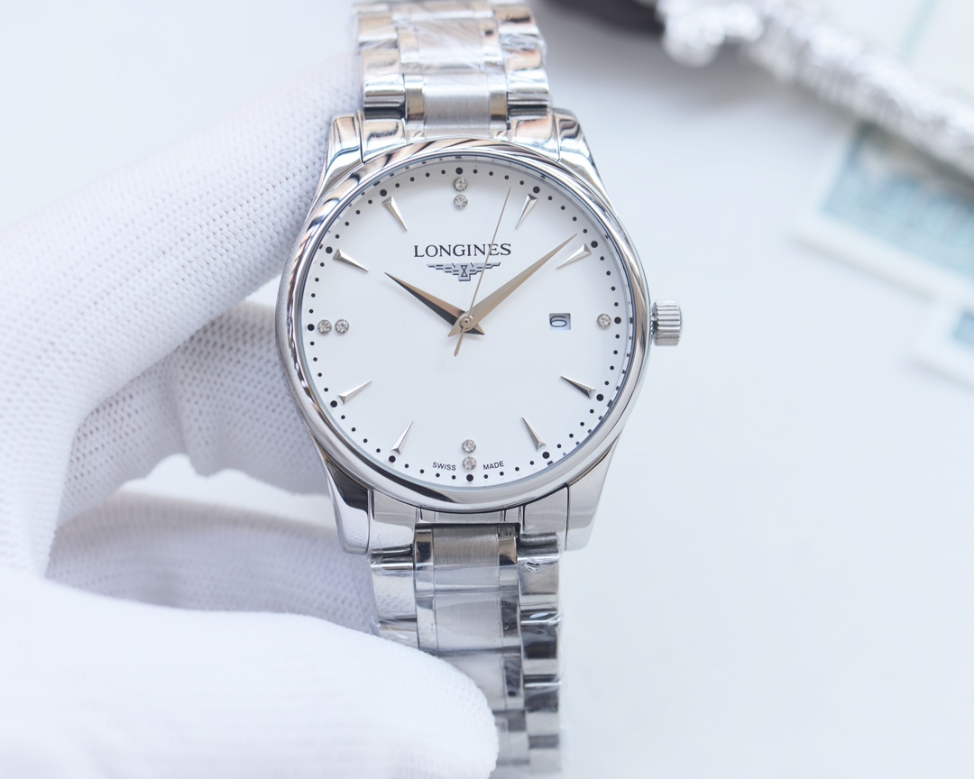 Longines La Grande Classique de Longines silver case bezel and bracelet, white dial 33mm Women's Quartz