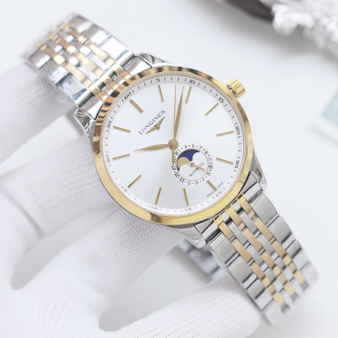 Longines Master Collection Moonphase silver case bezel and bracelet, white dial 40mm Men's Automatic