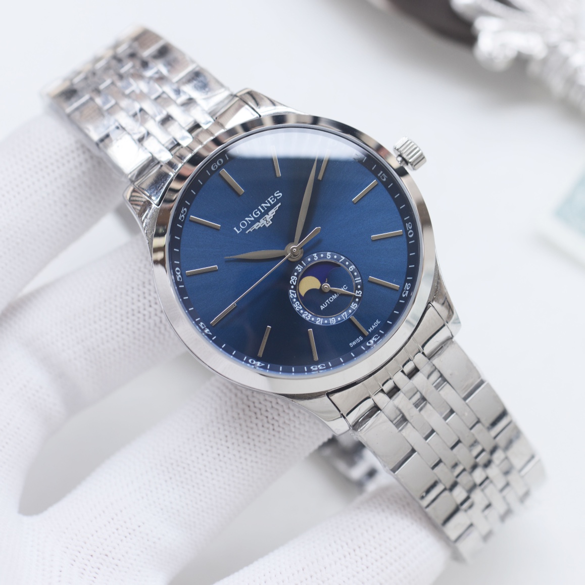 Longines Master Collection Moonphase silver case bezel and bracelet, white dial 40mm Men's Automatic