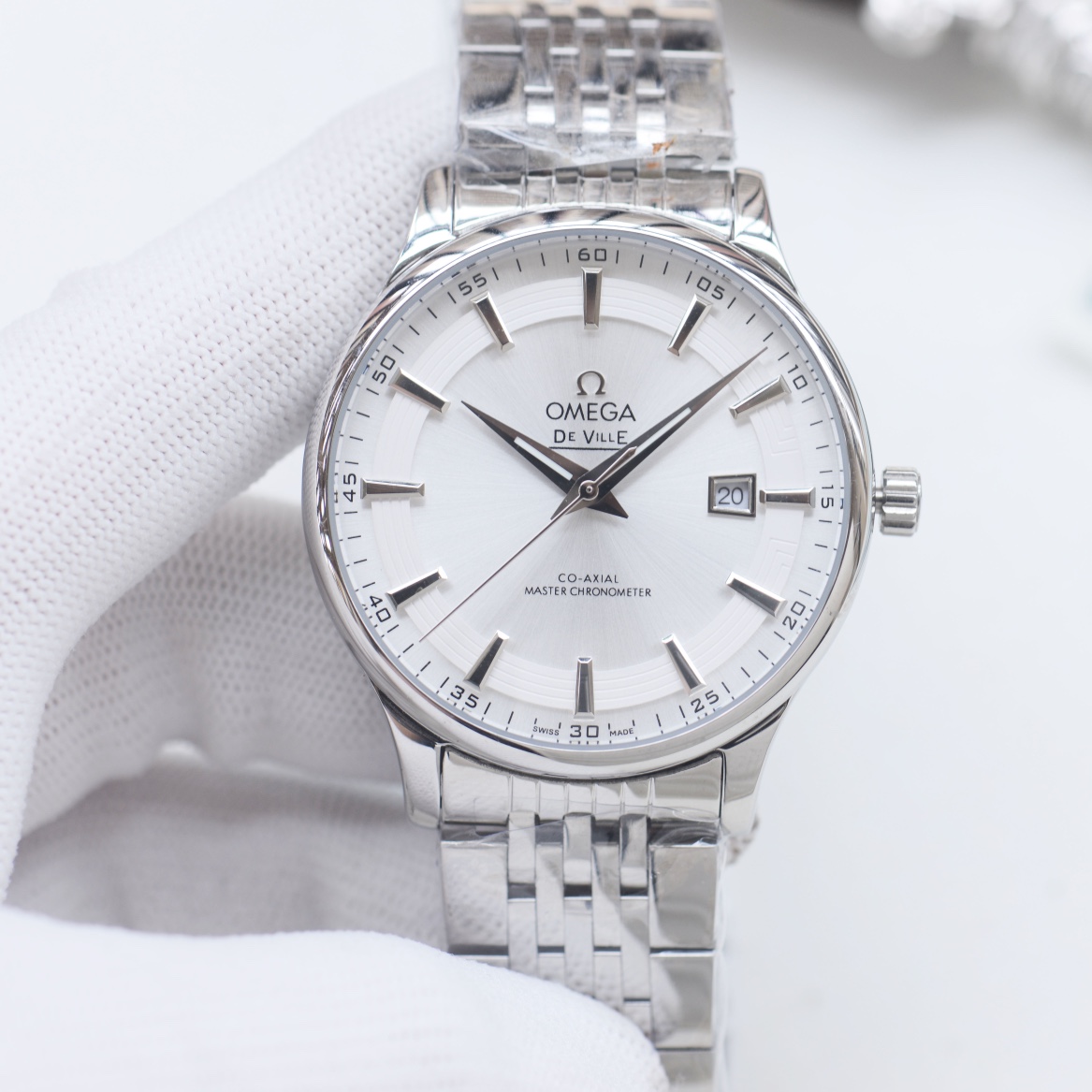 Omega De Ville Prestige Co-Axial Master Chronometer stainless steel case and bracelet, silver dial 39.5mm Men's Automatic