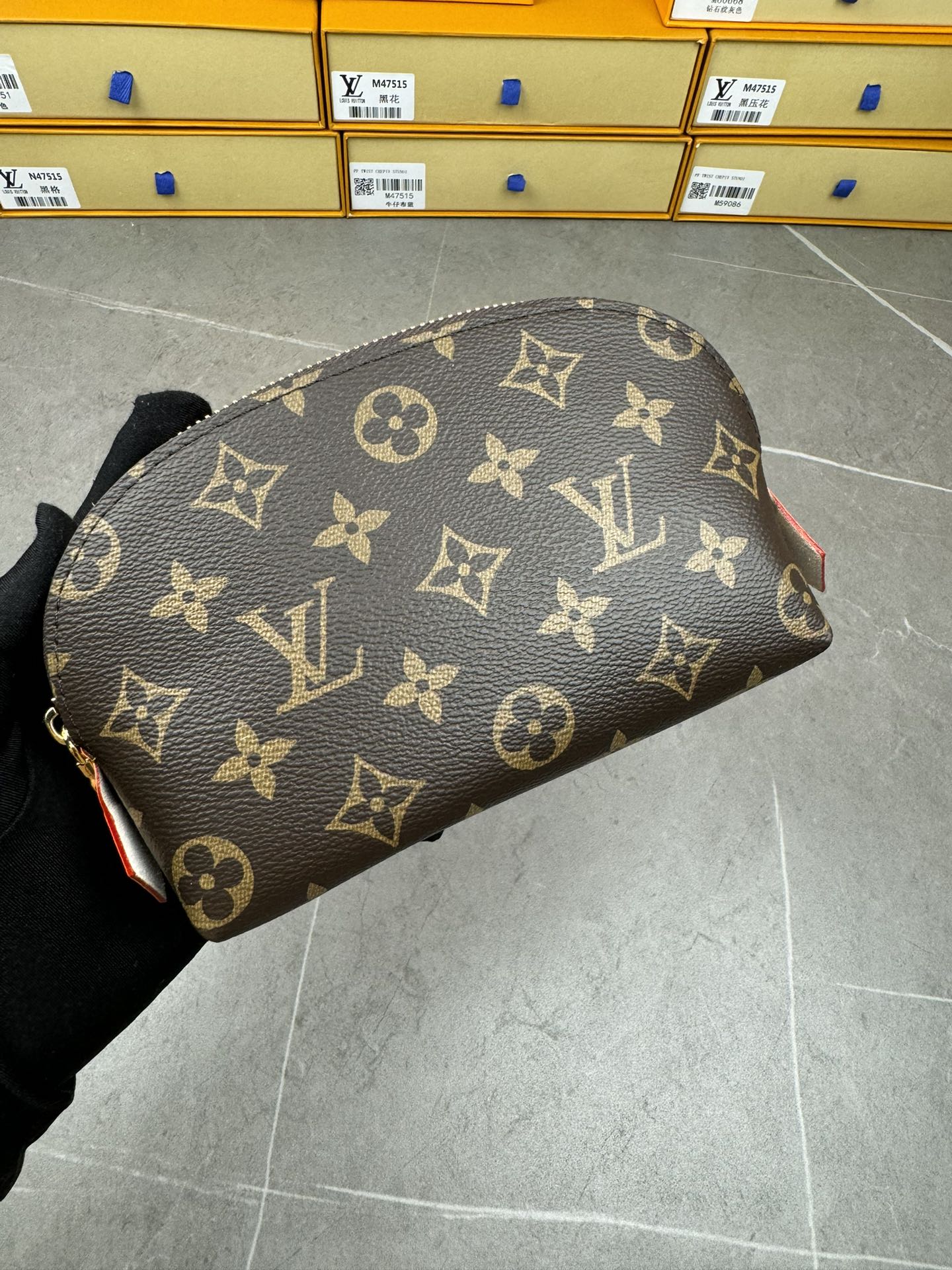 Louis Vuitton Cosmetic Bags Monogram Canvas M47515