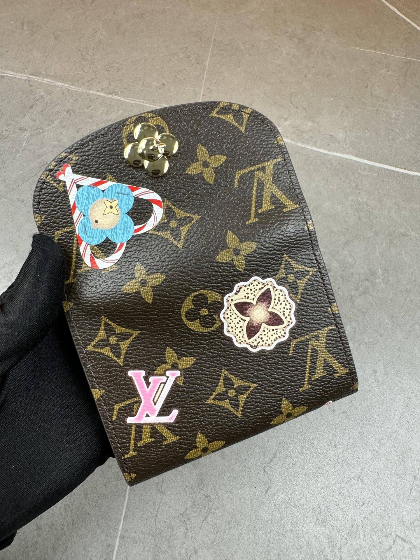 Louis Vuitton luxury item 3