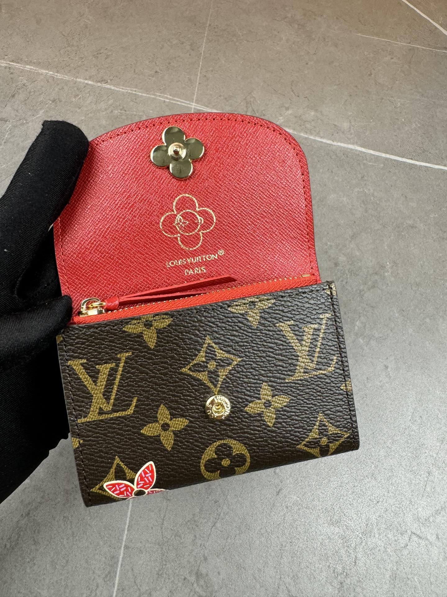 Louis Vuitton luxury item 4