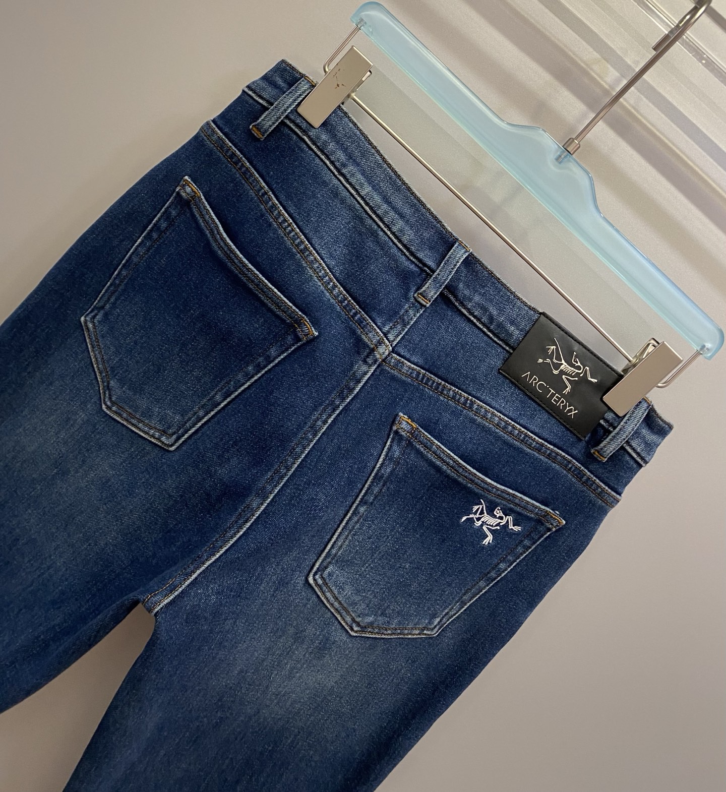 加绒款始祖*男裤 加薄绒 带弹力 磨破装饰 深蓝色洗水 收身版型 码数：30.31.32.33.34.3