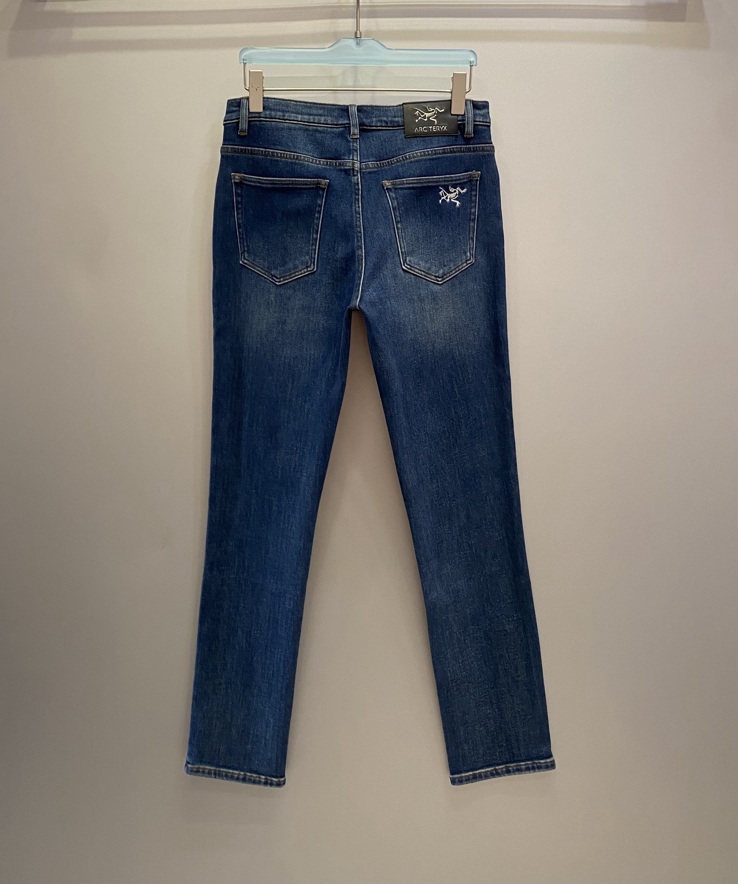 加绒款始祖*男裤 加薄绒 带弹力 磨破装饰 深蓝色洗水 收身版型 码数：30.31.32.33.34.3