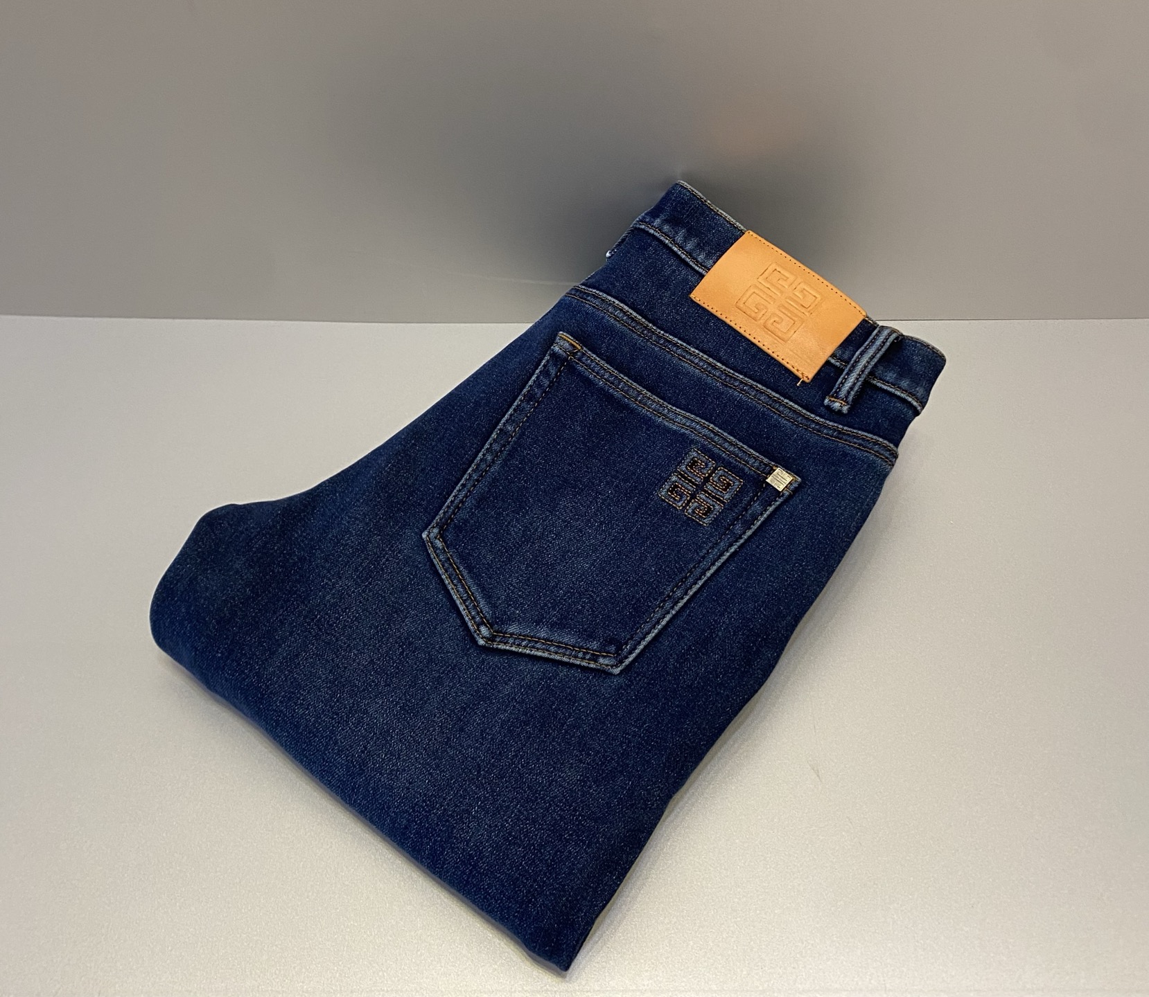 加绒款GV纪*希 男裤 深蓝色洗水 加绒超保暖 带弹力 收身版型 简约百搭码数：30.31.32.33.