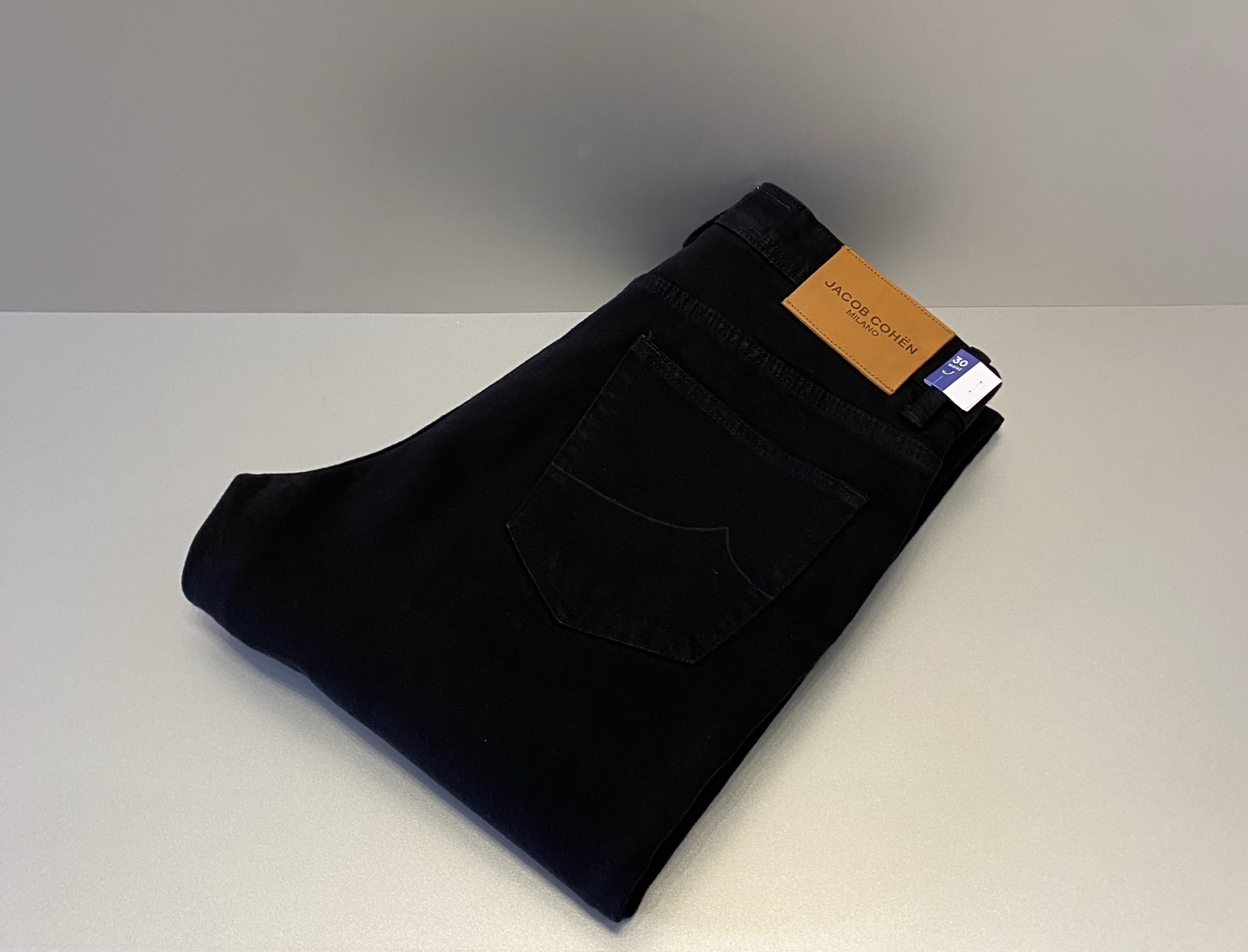 JACOB COHEN男裤 收身版型 带弹力 黑色码数：30.31.32.33.34.36.38【263